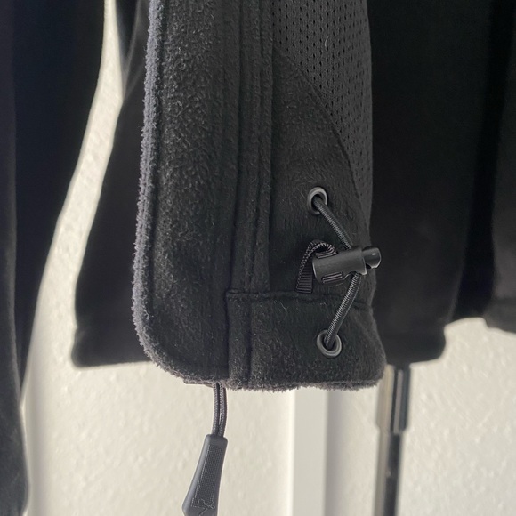 The NorthFace fleece jacket. - Picture 6 of 6